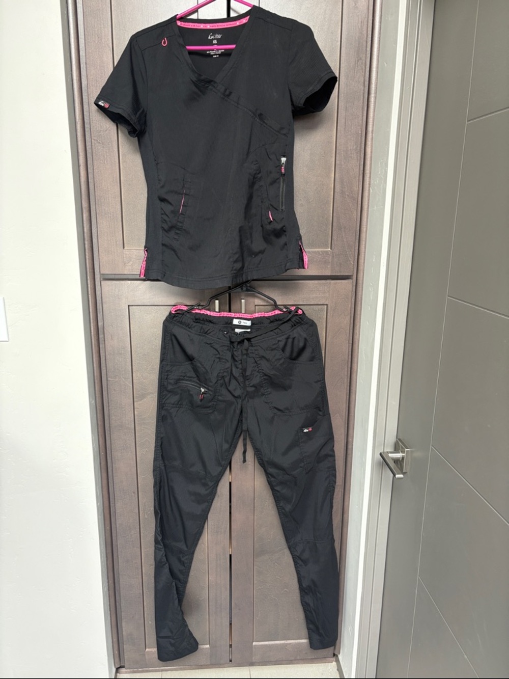 Koi lite black women’s scrub set-